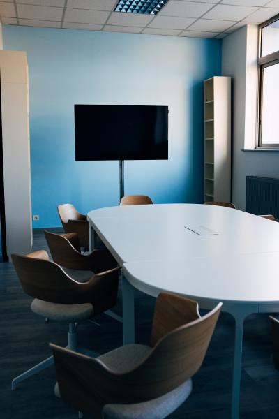 Achieving info-presence - the need to transform the traditional meeting room