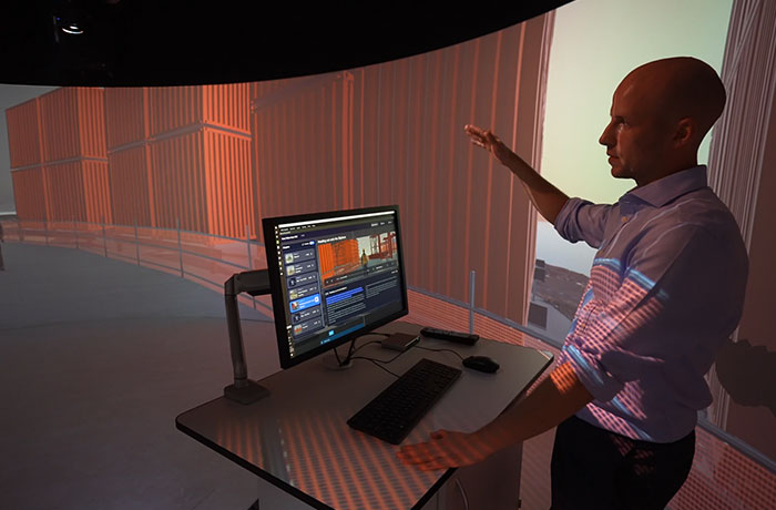 Rapidly onboarding a large construction workforce using an Igloo shared immersive space